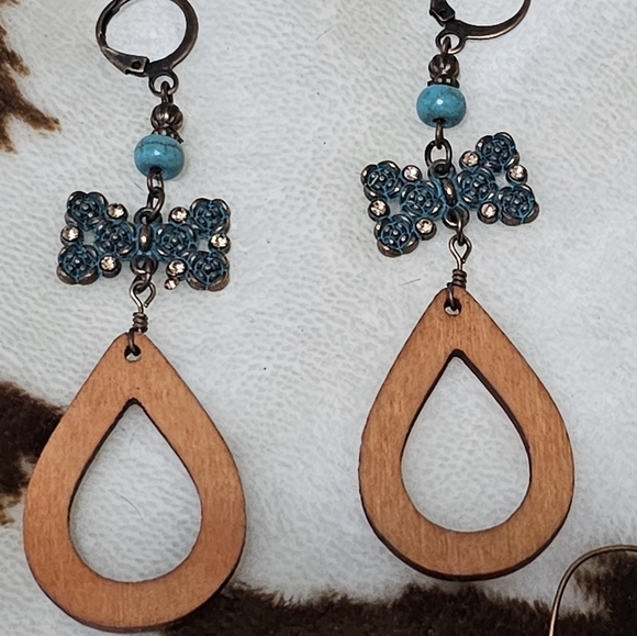 Minimalist Style Wood Dangle Earrings- New - Picture 2 of 3